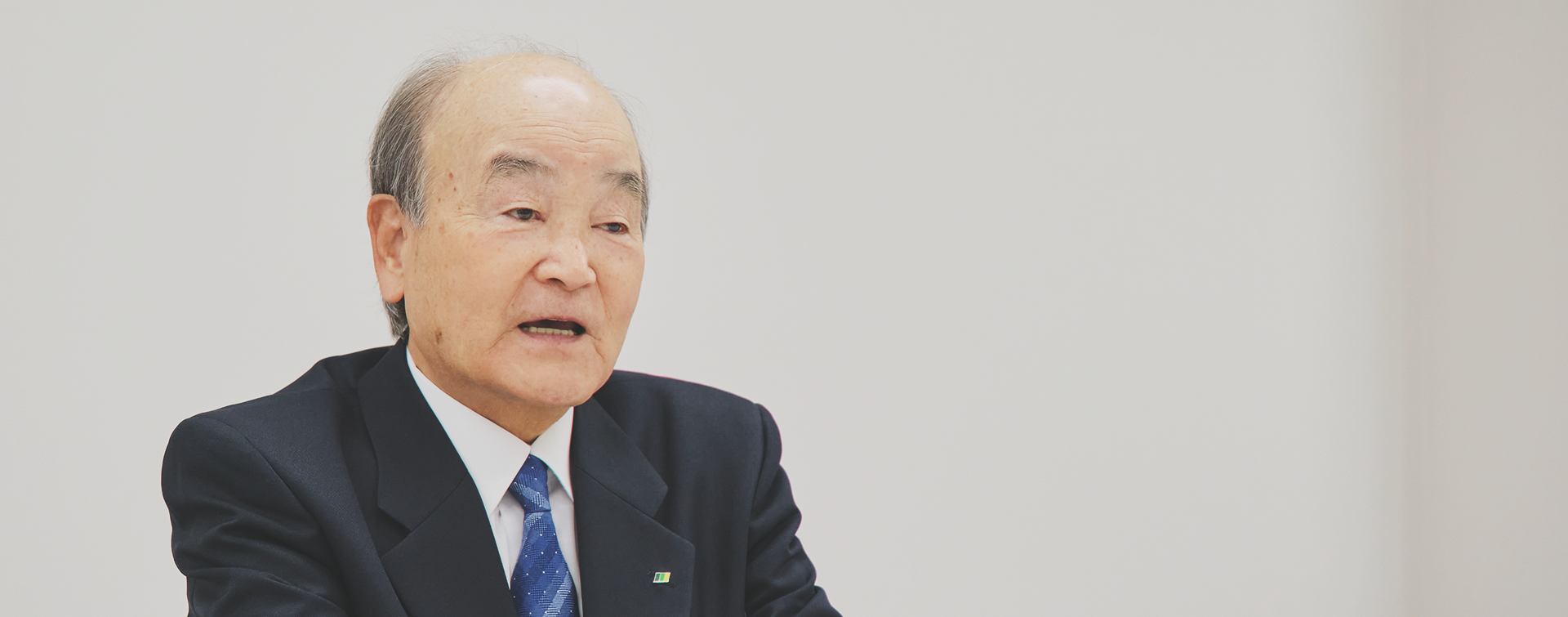 高橋乗務員 メインビジュアル